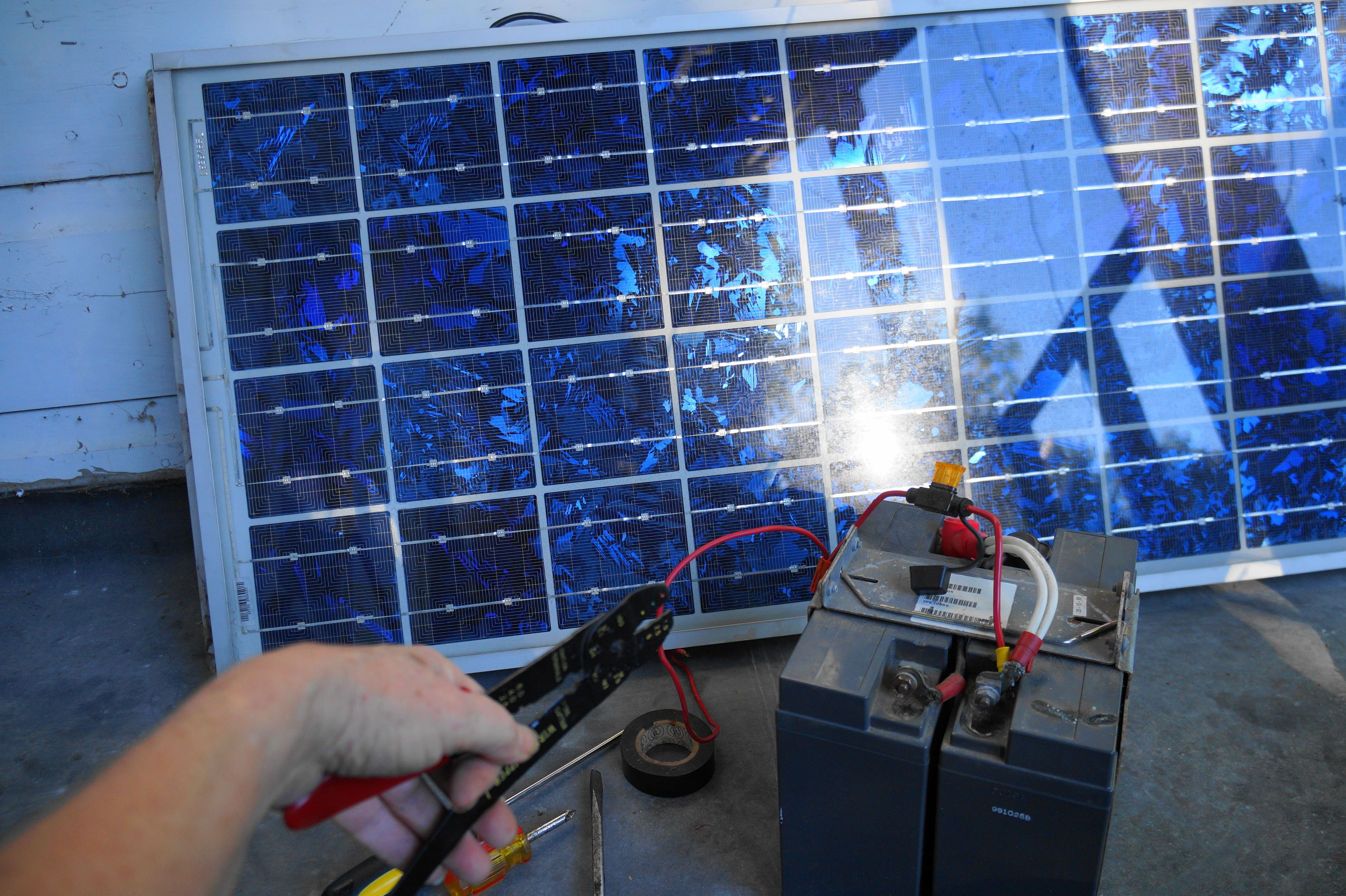 Baterías para placas solares. ¿Son realmente necesarias?
