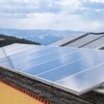 ¿Cómo tener un tejado con placas solares?
